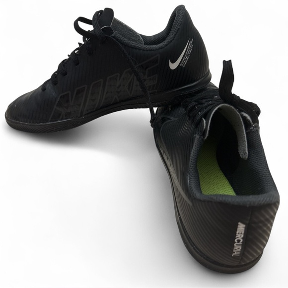 Nike Mercurial Vapor 15 Club Black Lace Up Soccer Shoes size 1.5Y - Picture 1 of 6